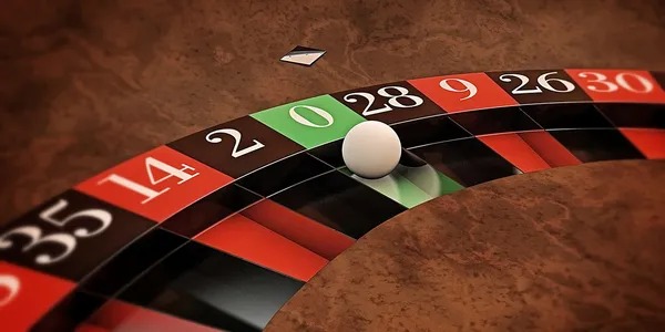 Live dealer spinning the roulette wheel on kingdomtoto link
